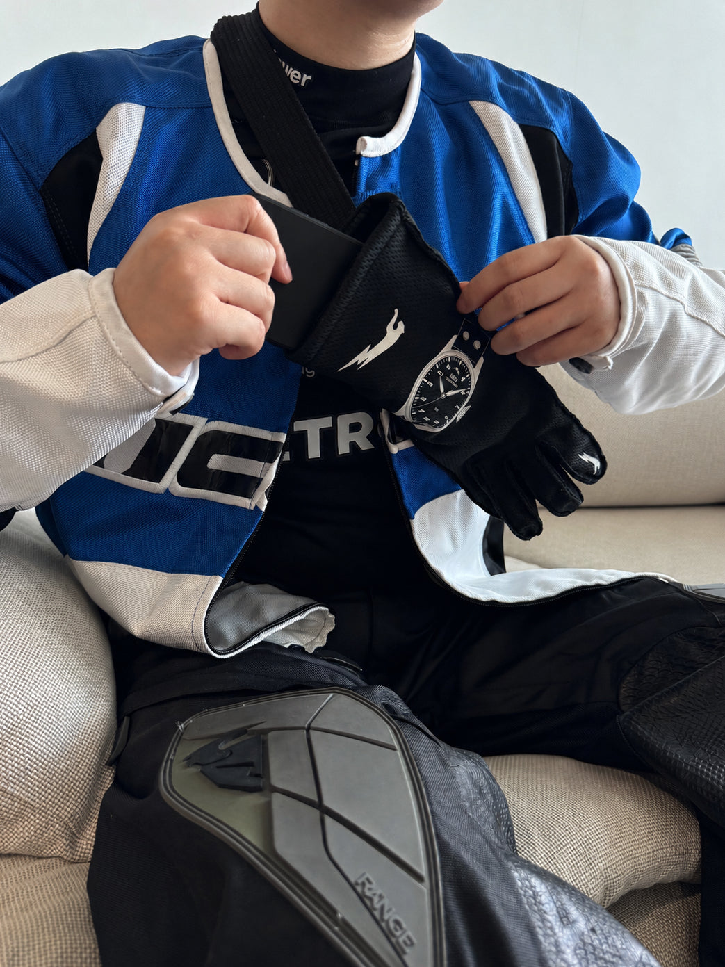 “Mach Panthera” Glove Bag